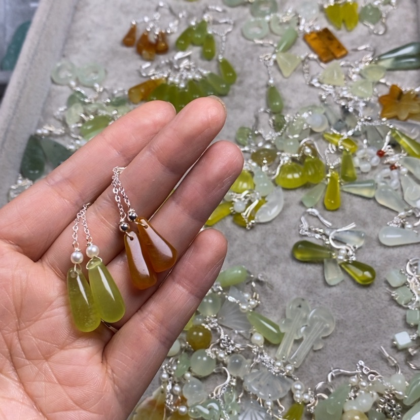 【闪购商品】蛇纹石玉未镶嵌挂件耳饰耳环项链小*?