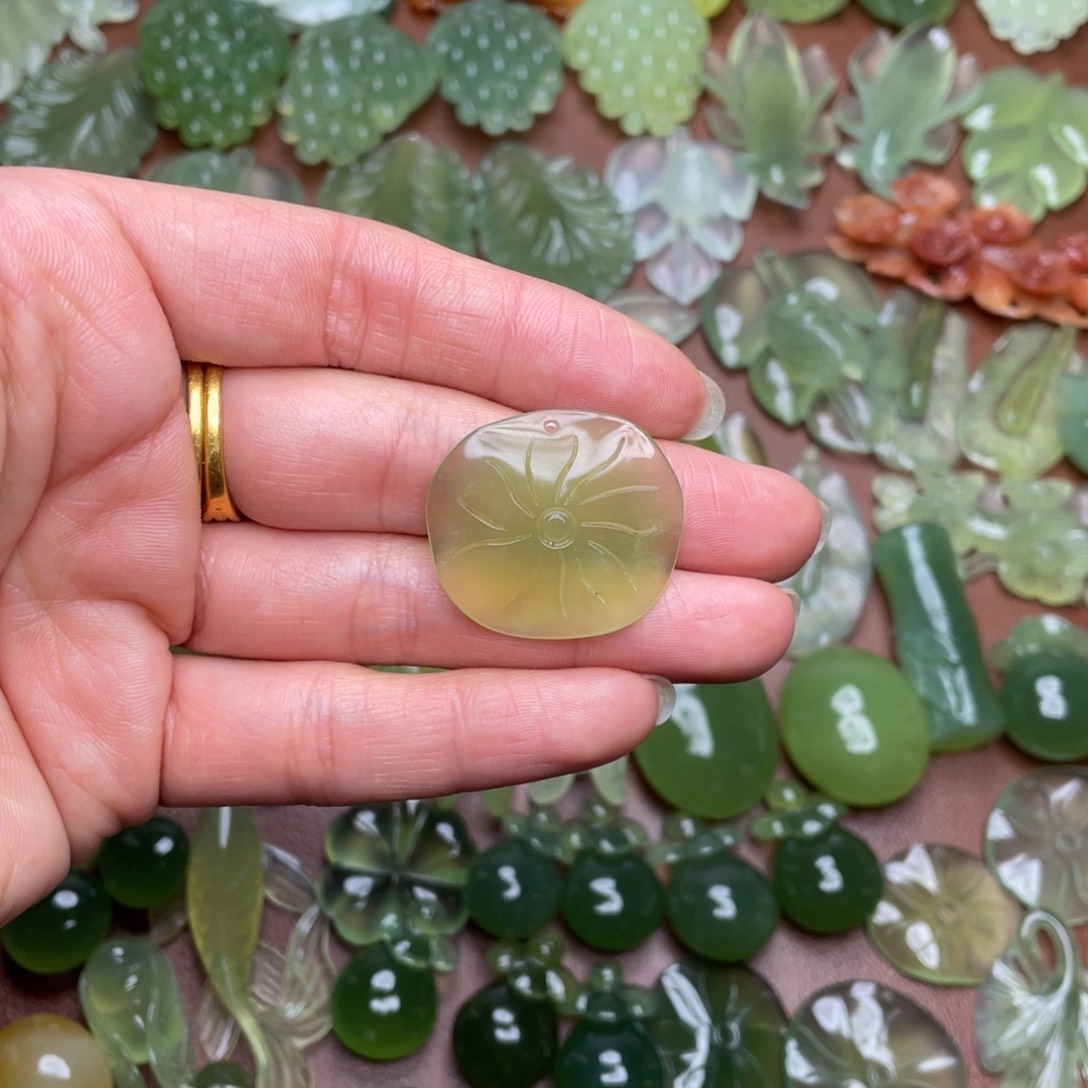 蛇纹石玉合金颈饰