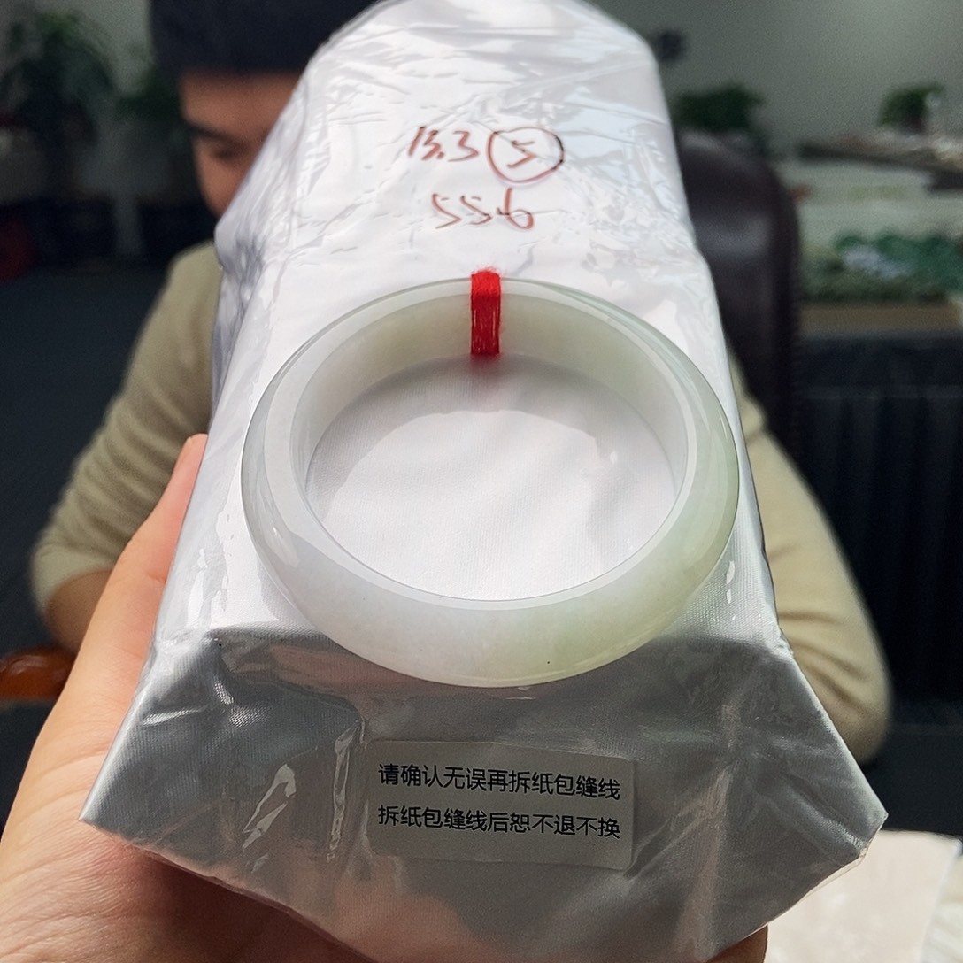 翡翠未镶嵌手镯颜色多样性发拍一发一