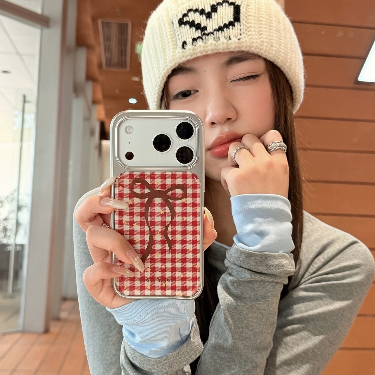 红色格纹蝴蝶结滴胶手机壳适用苹果17pro华为/荣耀/小米VIVO/OPPO