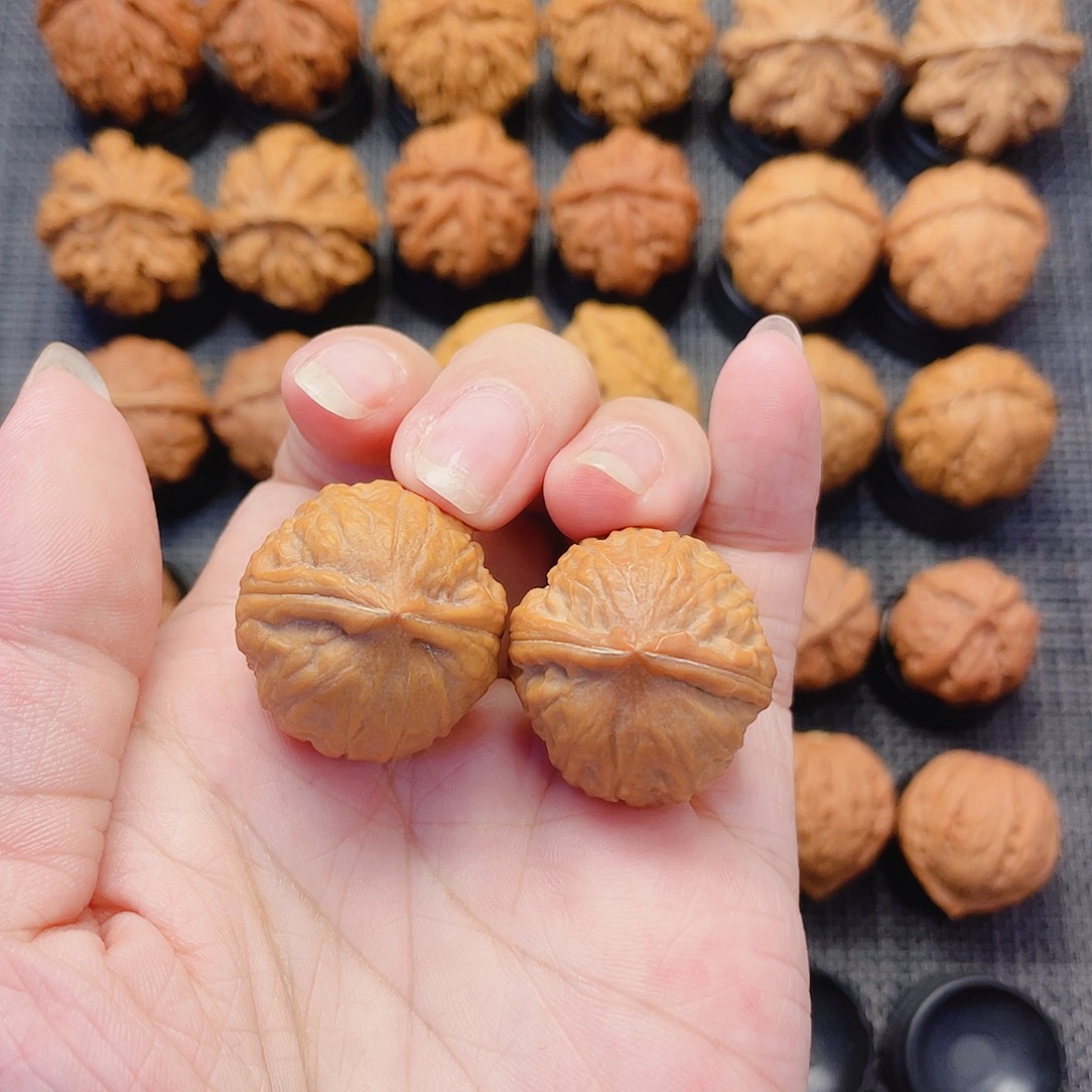 。***。把件文玩核桃西瓜球