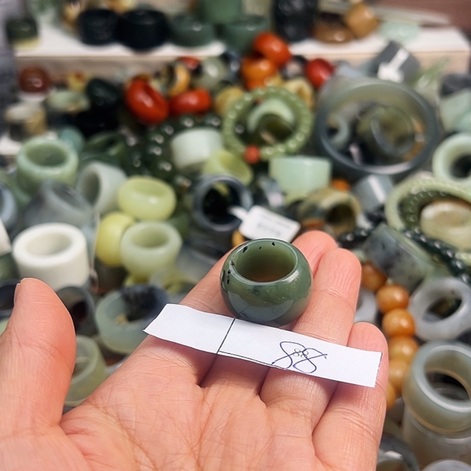 【闪购商品】未镶嵌蛇纹石玉戒指1**3