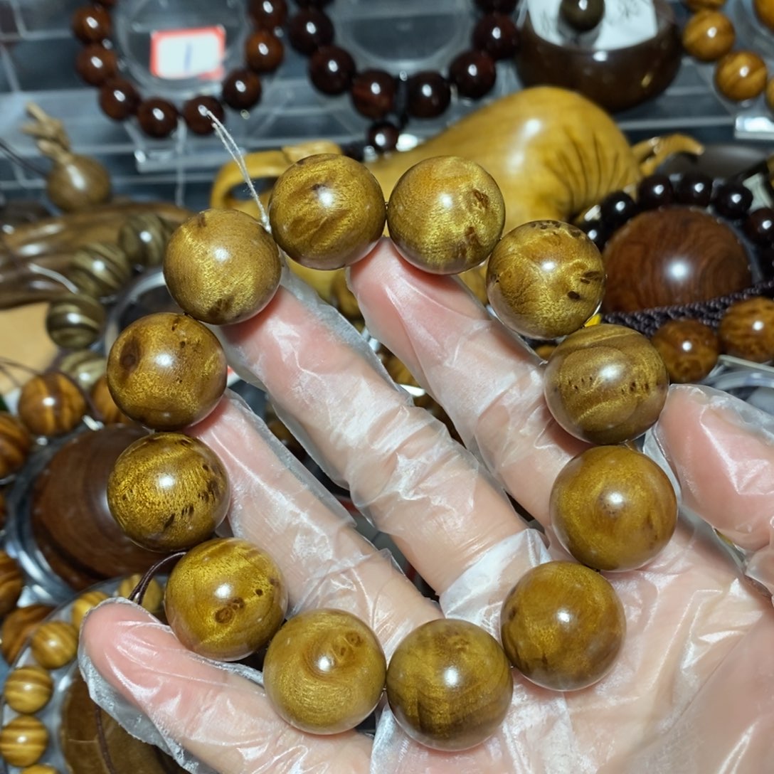 金丝楠木雕工艺品20