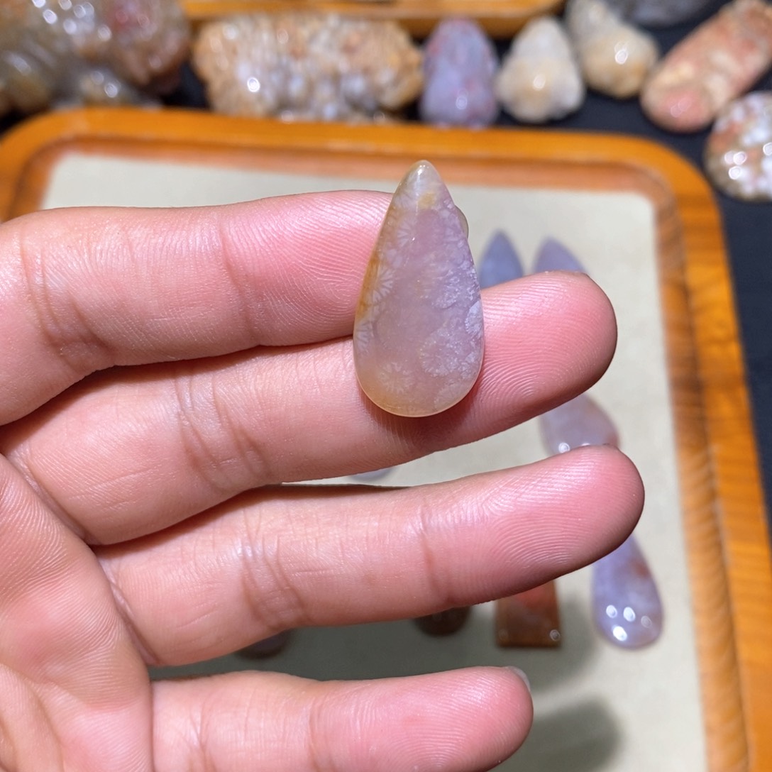 【闪购商品】硅化玉颈饰未镶嵌