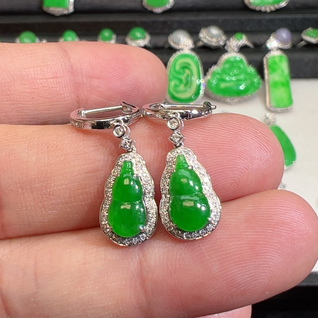 翡翠吊坠(不含链)18K金镶嵌耳饰