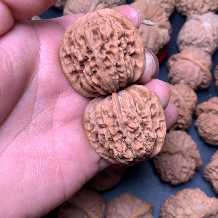 文玩核桃把件40四座楼80