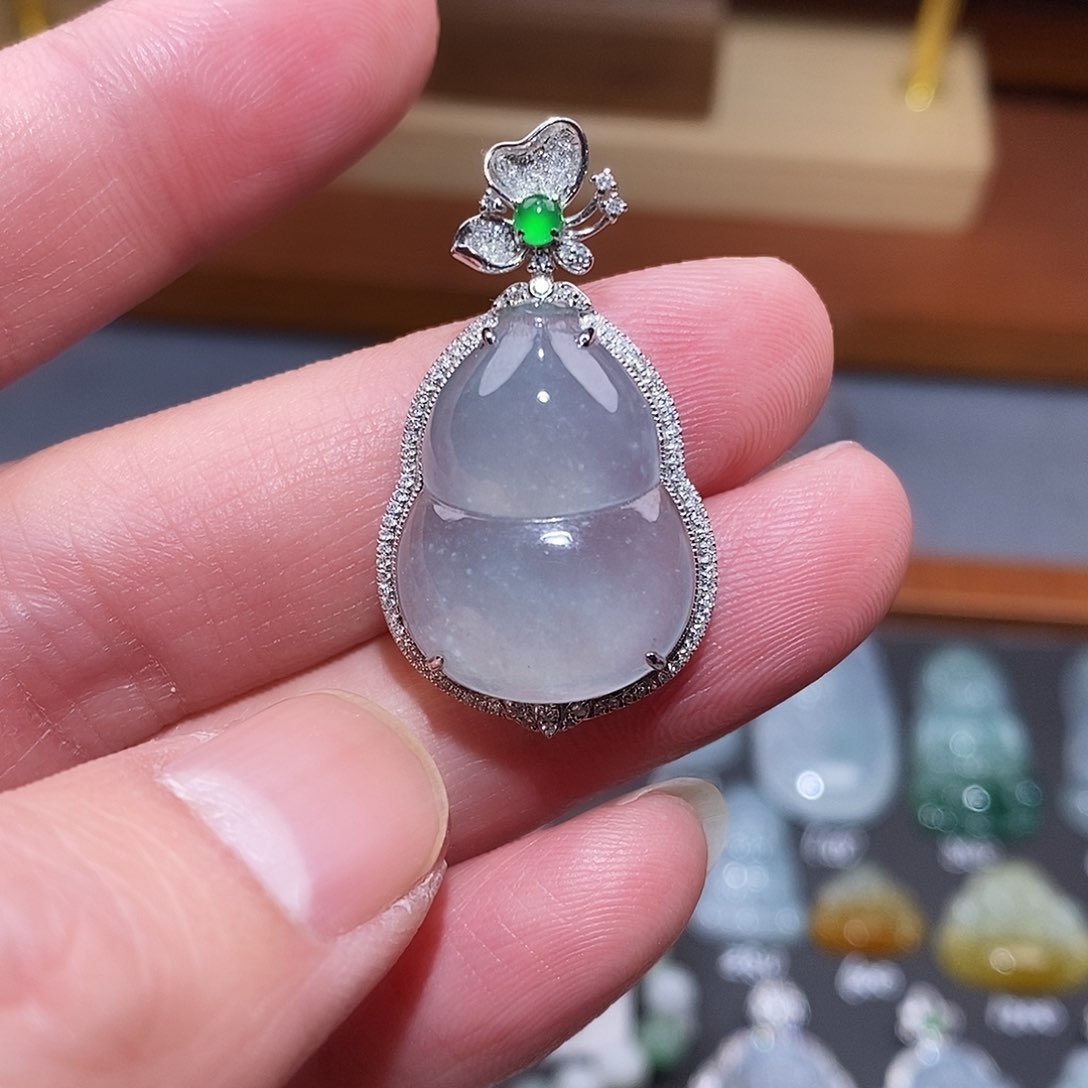 翡翠颈饰18K金镶嵌葫芦