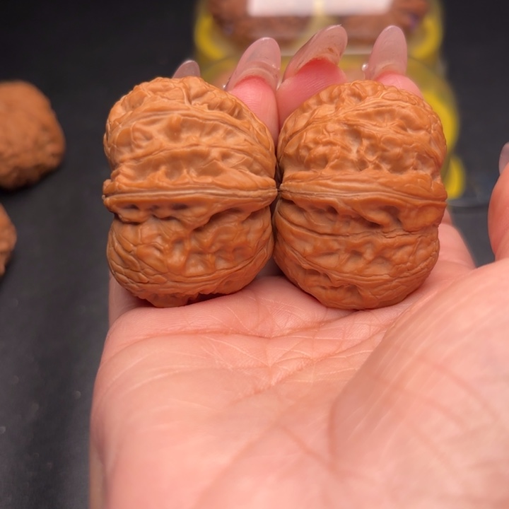 孩***爹把件桃核43元宝狮子头