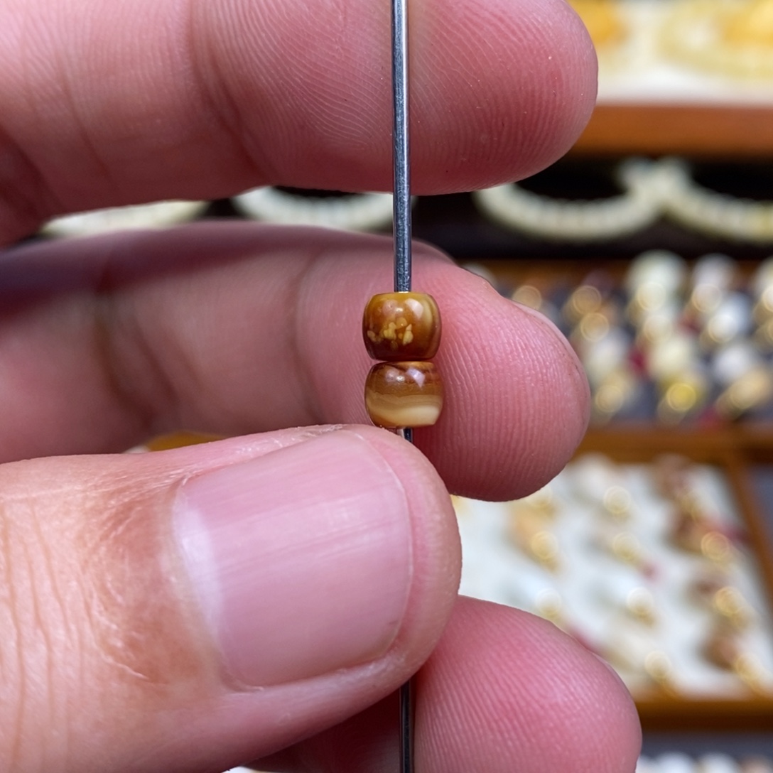 蜜蜡未镶嵌裸石配饰沁色直切尺寸5.2
