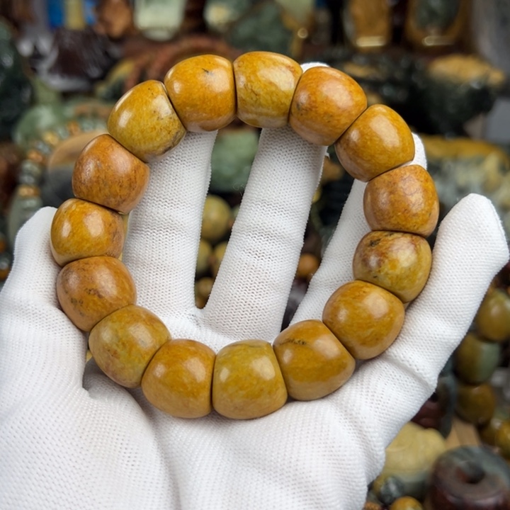 岫岩河磨玉（透闪石质玉）手串未镶嵌有*