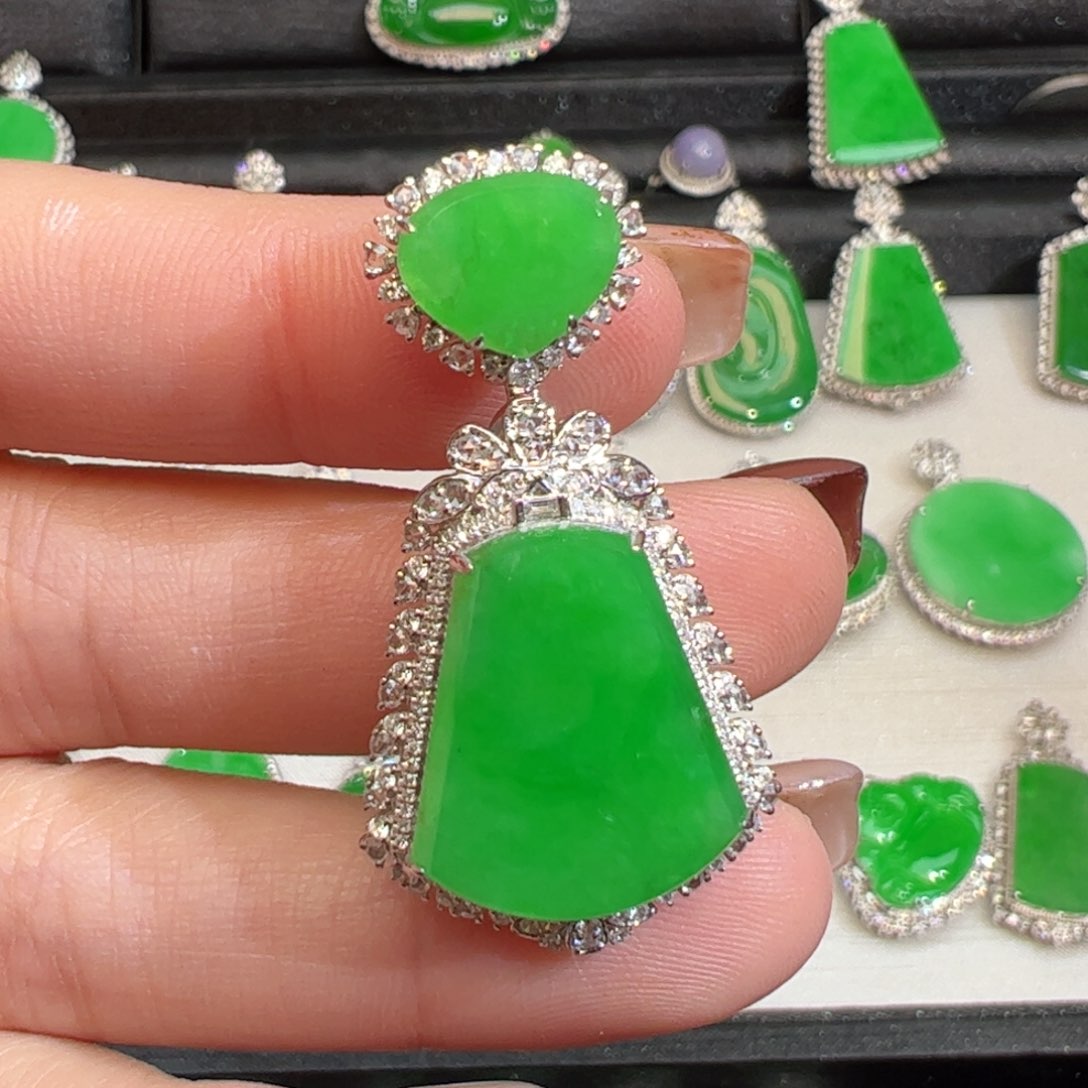 翡翠18K金镶嵌吊坠(不含链)