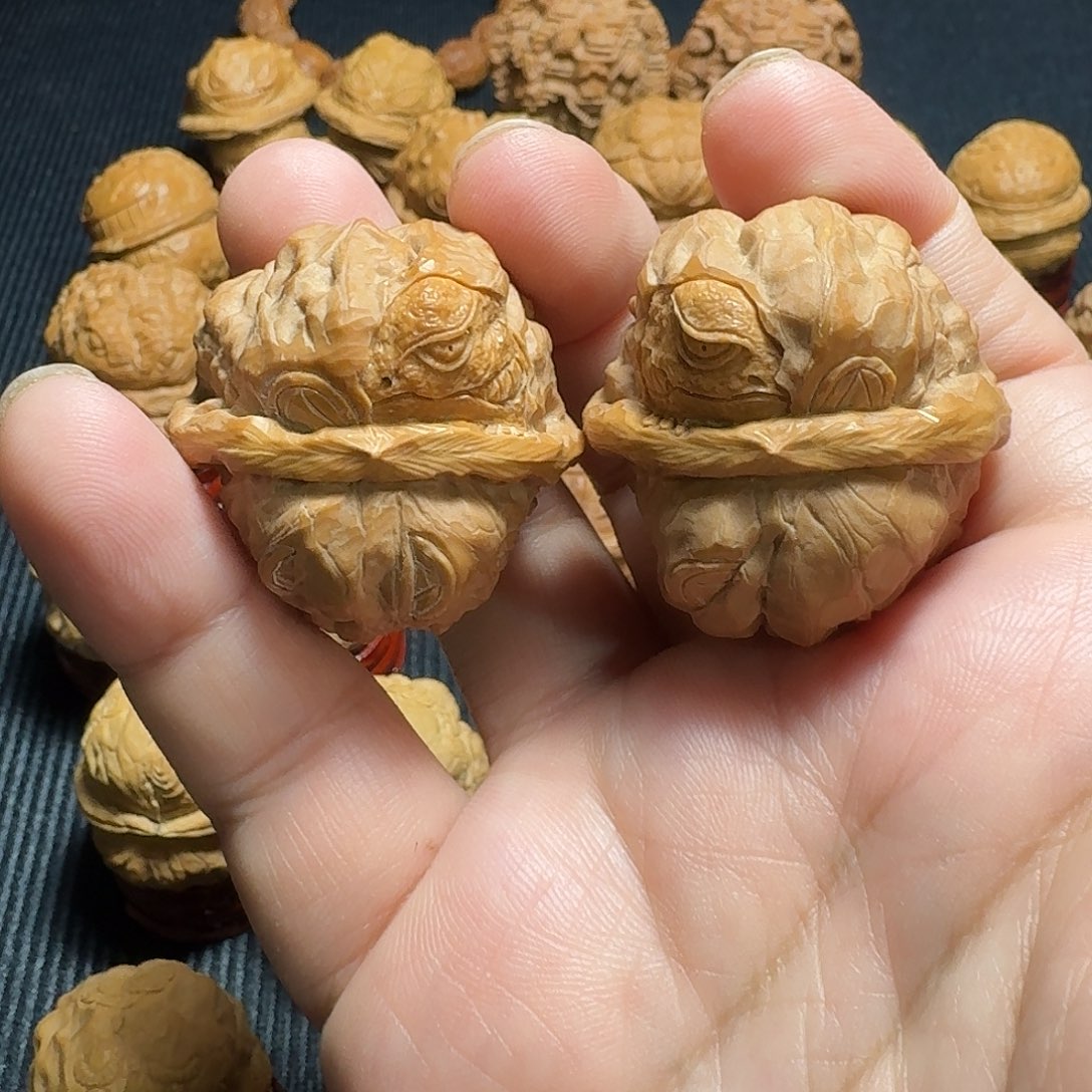 文玩核桃把件尺寸37破壳蛤蟆头