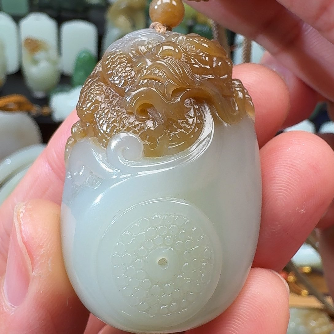 和田玉颈饰未镶嵌