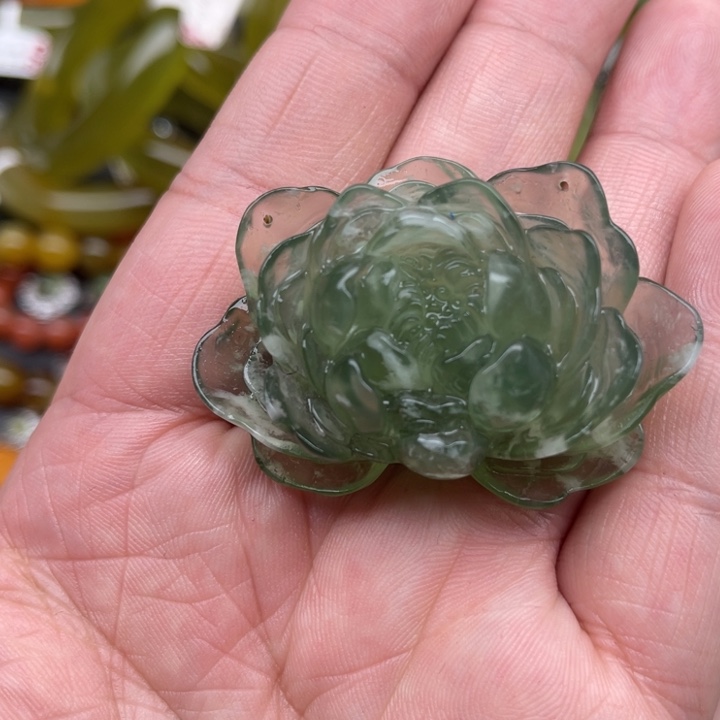 蛇纹石玉吊坠未镶嵌