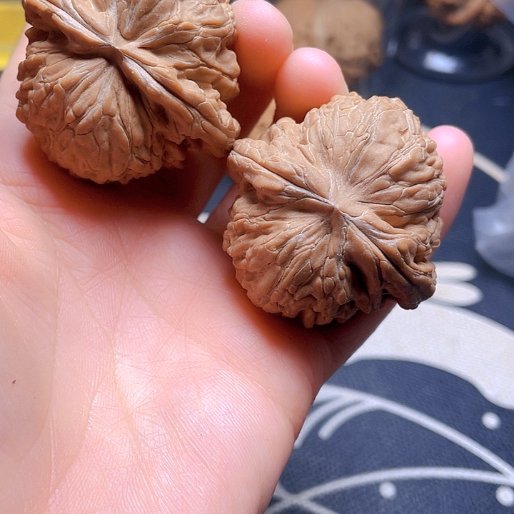 文玩核桃吊坠华坤龙