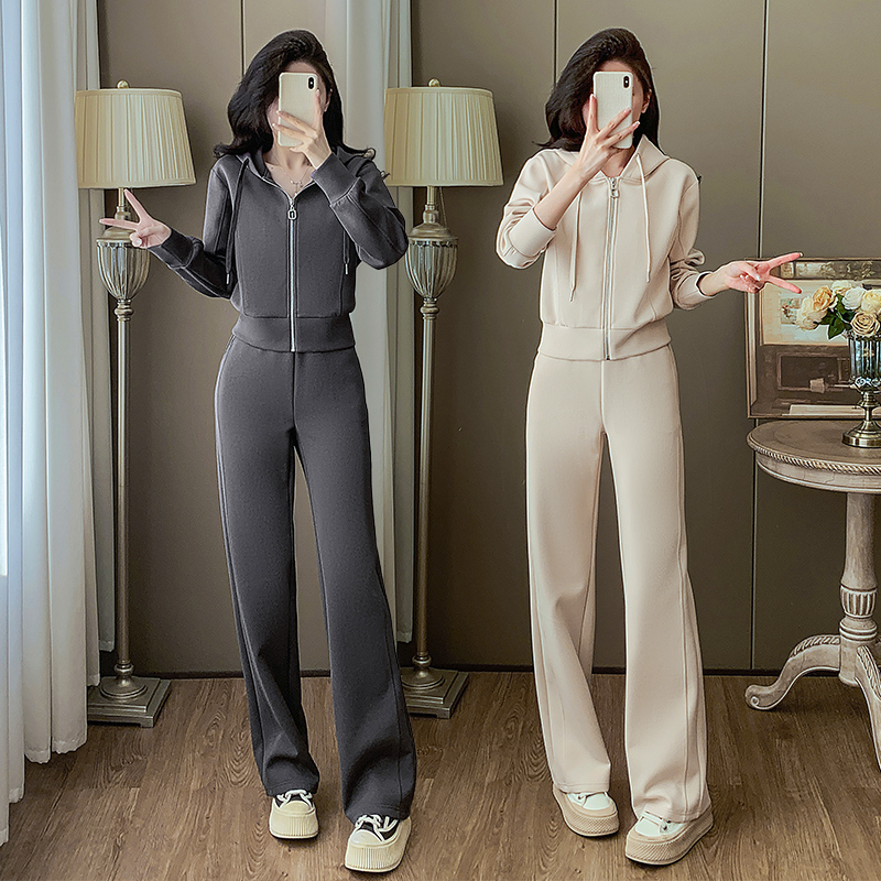 运动服套装女春秋款2025新款中年女装时髦洋气减龄连帽卫衣两件套