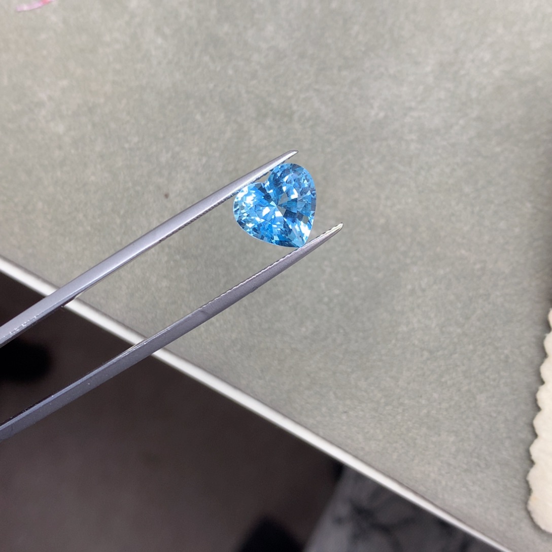 未镶嵌裸石托帕石圣玛利亚色 4.87ct