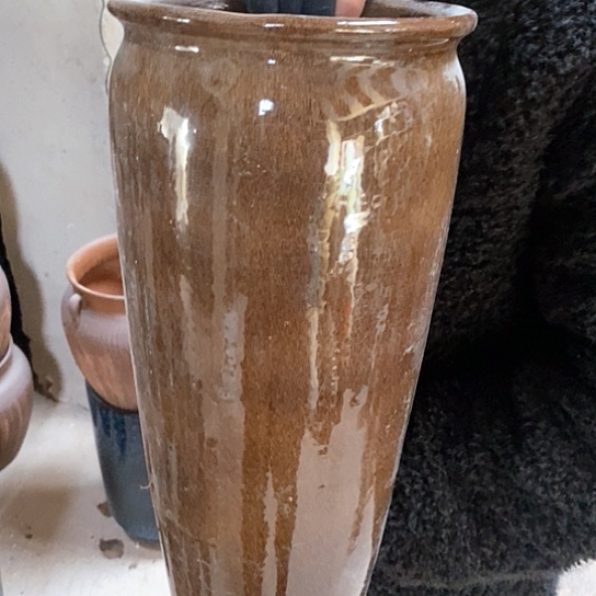 紫砂花盆口20高45，咖色，瑕疵