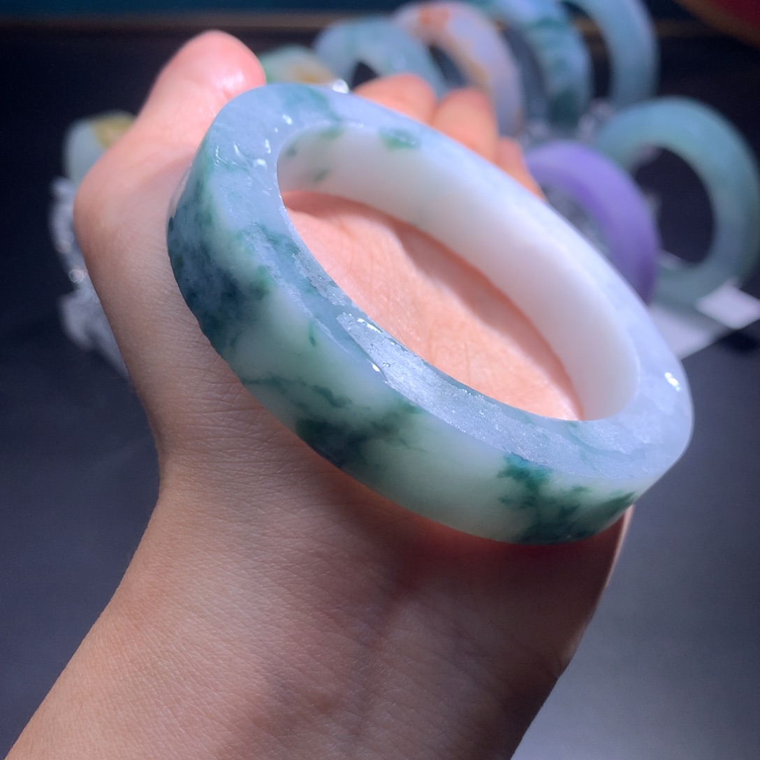 未镶嵌翡翠手镯定制翡翠