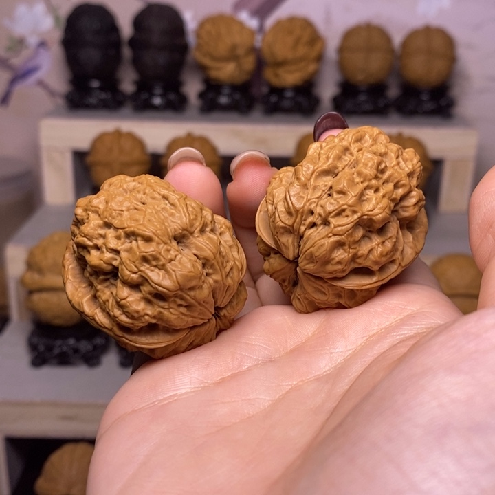 文玩核桃把件52Y—九龙疙瘩包38尺37克