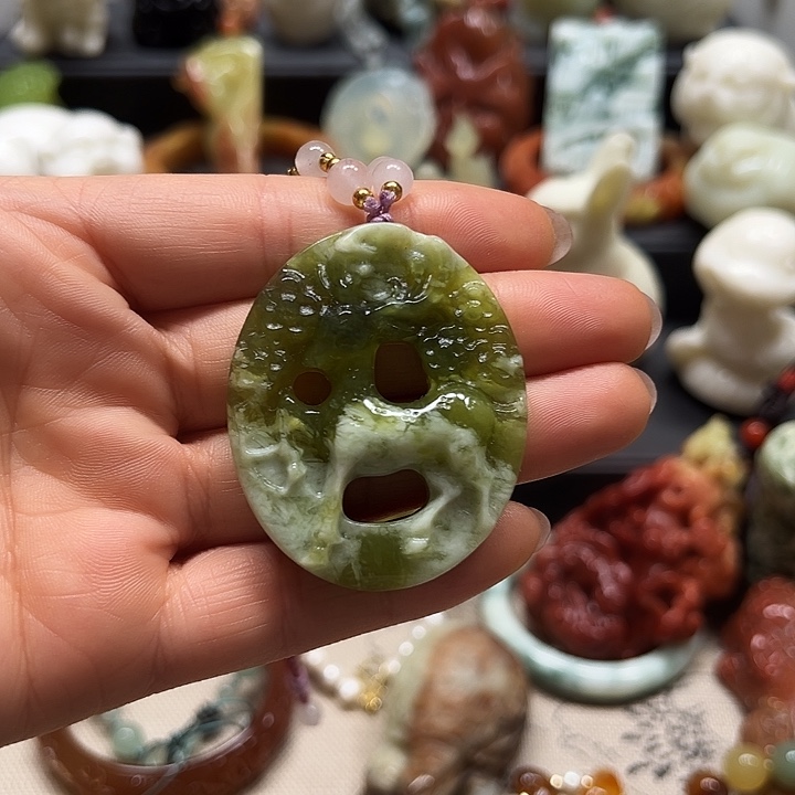 蛇纹石玉吊坠未镶嵌