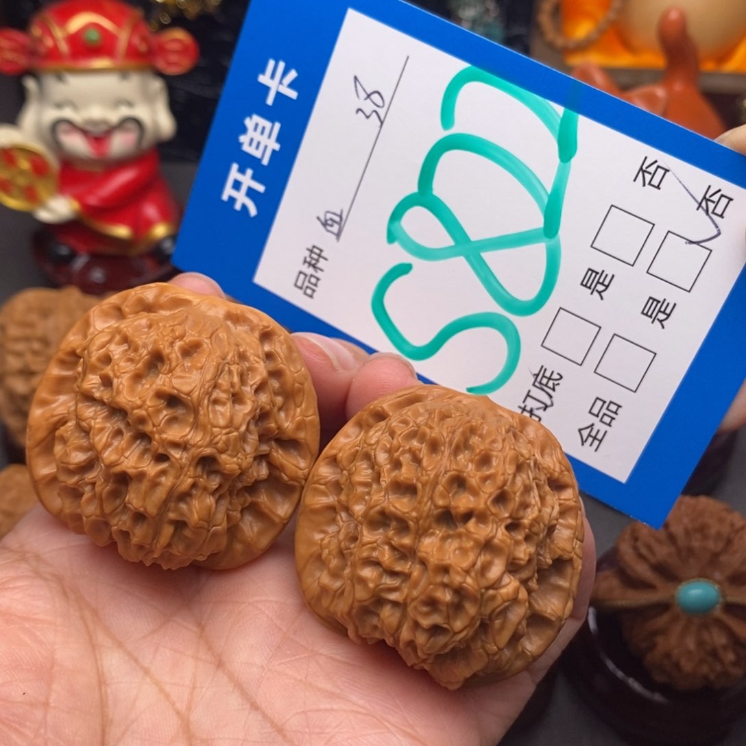 文玩核桃把件38尺血麒麟