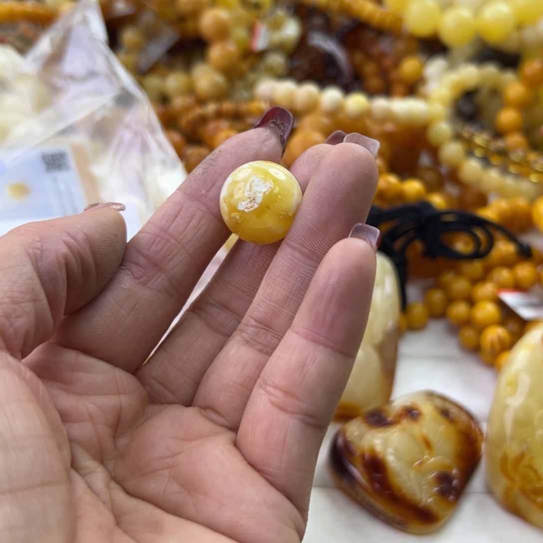 琥珀珠宝奇石未镶嵌