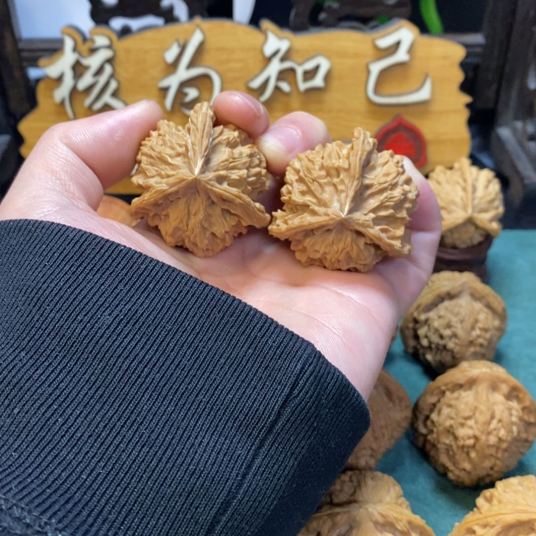 文玩核桃把件盘山三棱40全品