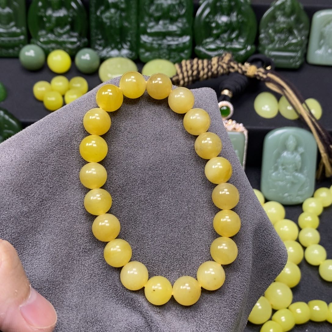 和田玉（黄玉）手串未镶嵌有裂个别