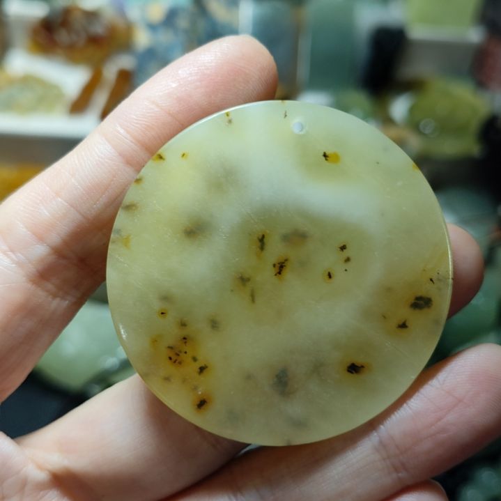 岫玉未镶嵌挂坠款式