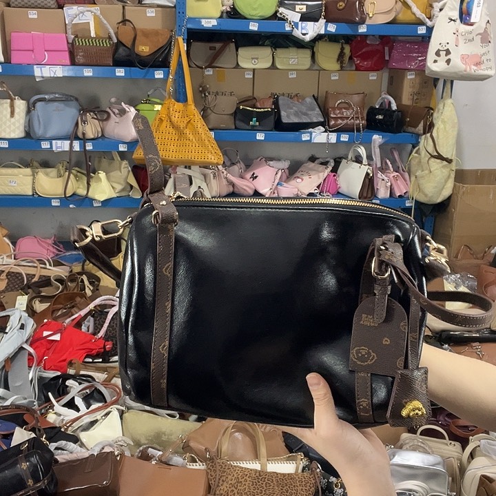 猪剖层皮革381健健康康平平安安