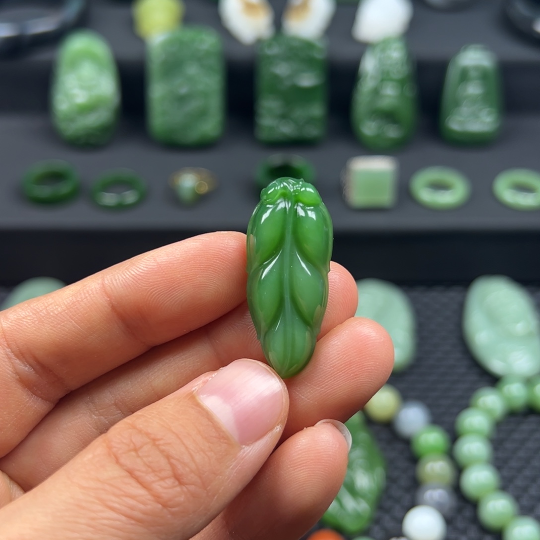 和田玉（碧玉）未镶嵌颈饰