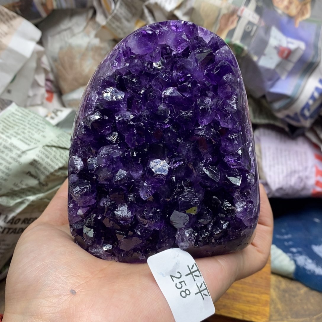 紫晶乌拉圭未镶嵌