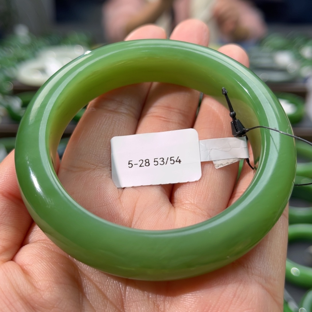 和田玉（碧玉）手镯未镶嵌