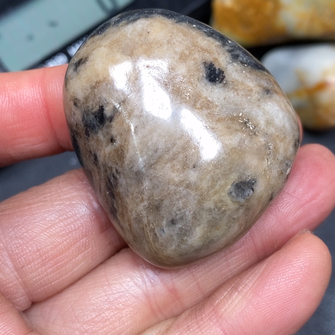 和田玉未镶嵌珠宝奇石