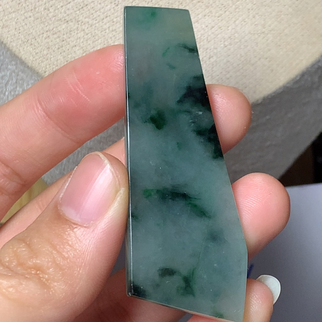 翡翠颈饰未镶嵌吊坠