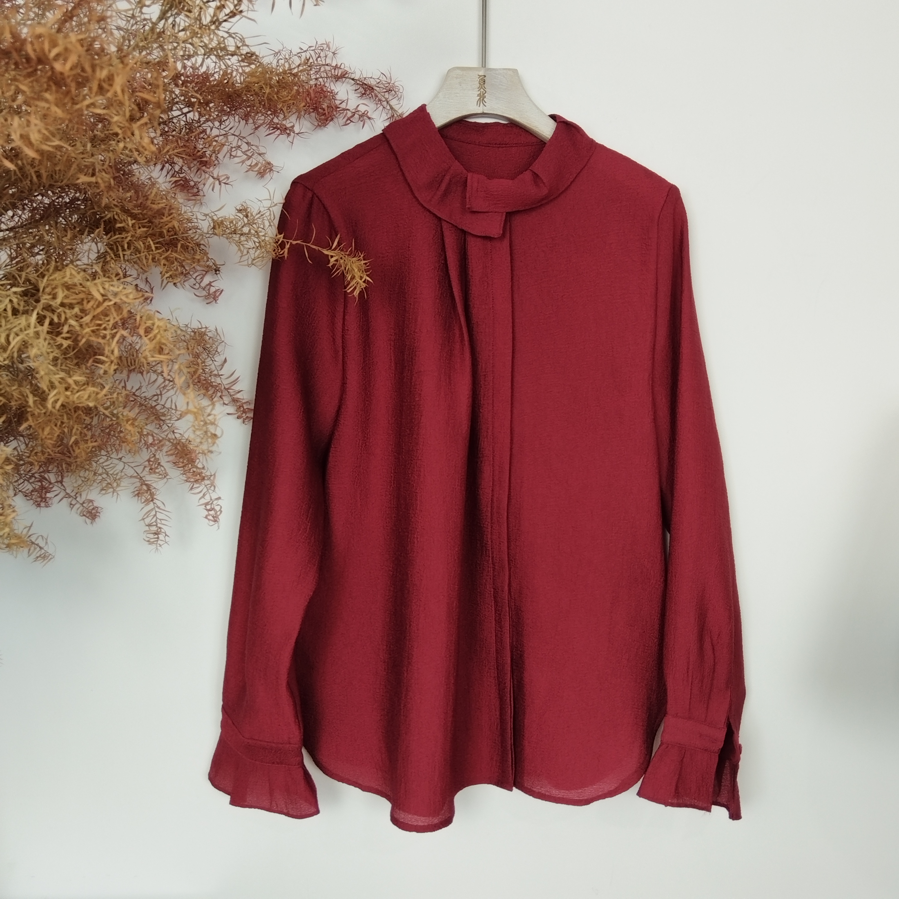 文艺风荷叶领斜门襟衬衫女时尚百搭衬衣（J682）