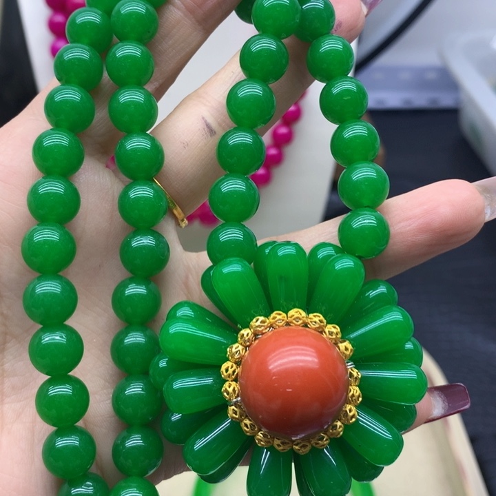 翡翠颈饰未镶嵌吊坠