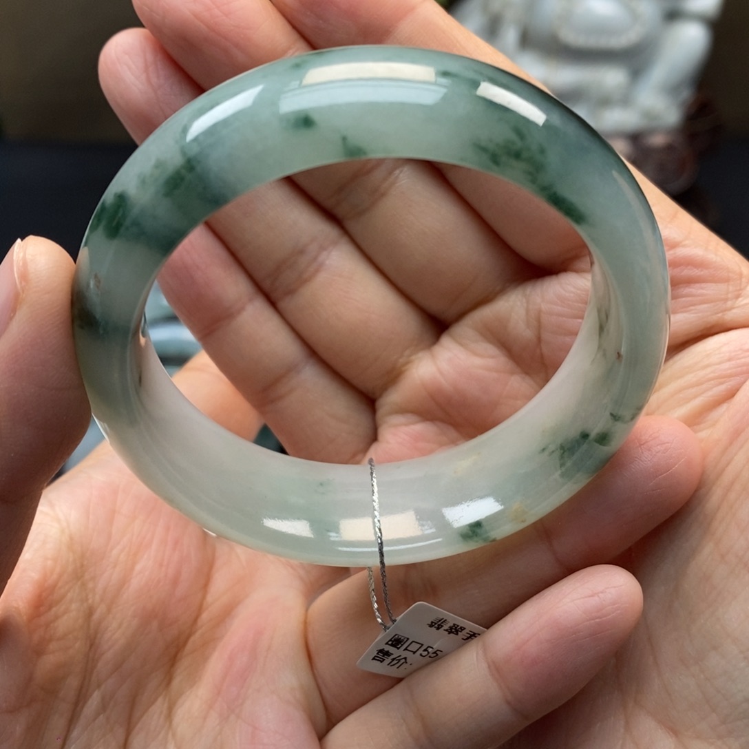 翡翠手镯未镶嵌天然