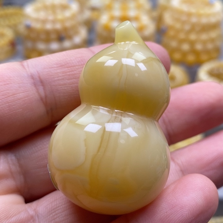 琥珀未镶嵌颈饰吊坠