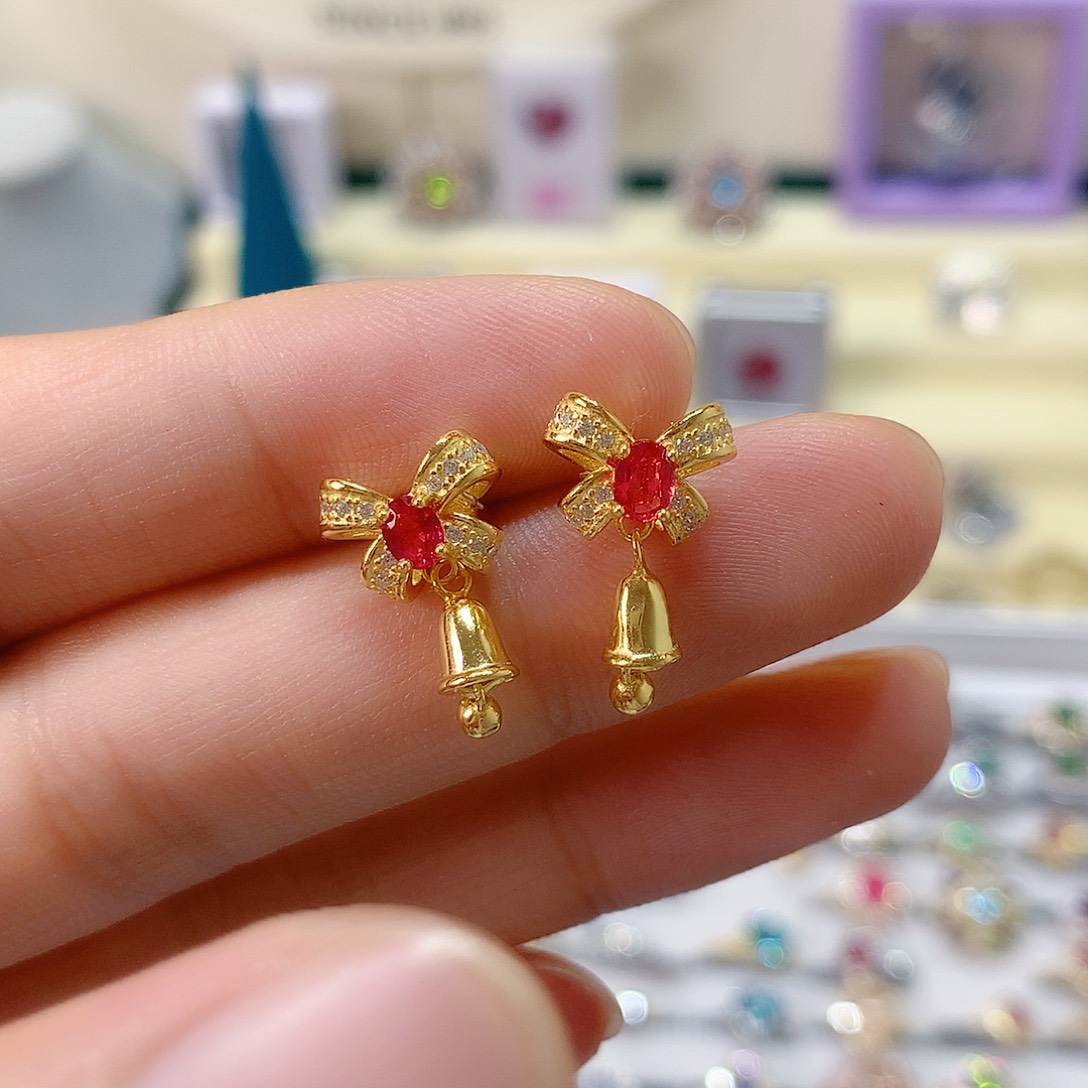 红宝石银S925镶嵌耳钉