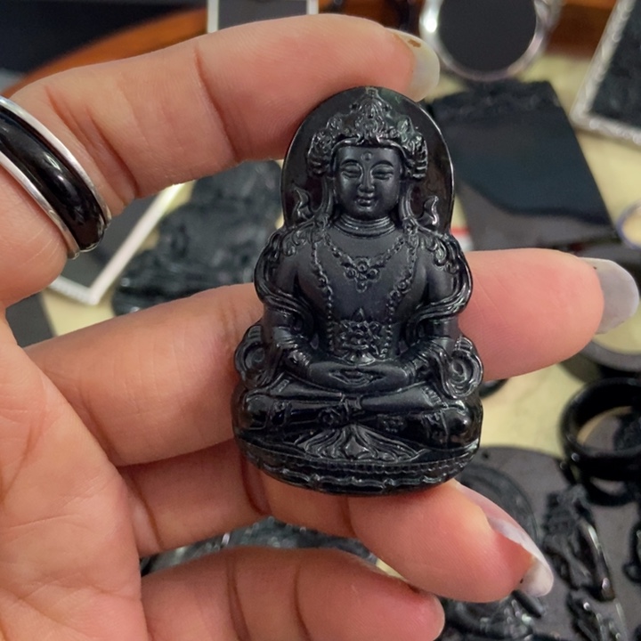 翡翠颈饰未镶嵌墨翠度母