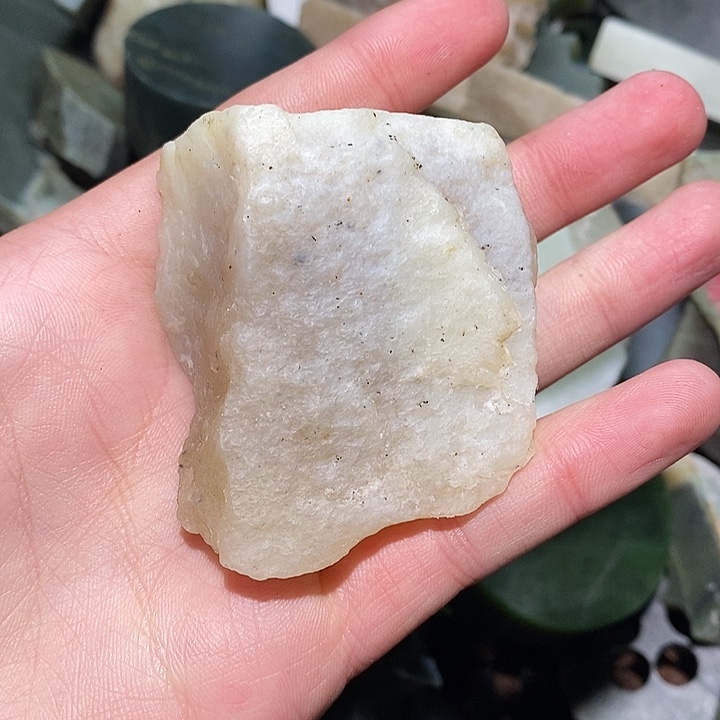 和田玉（糖玉）未镶嵌珠宝奇石