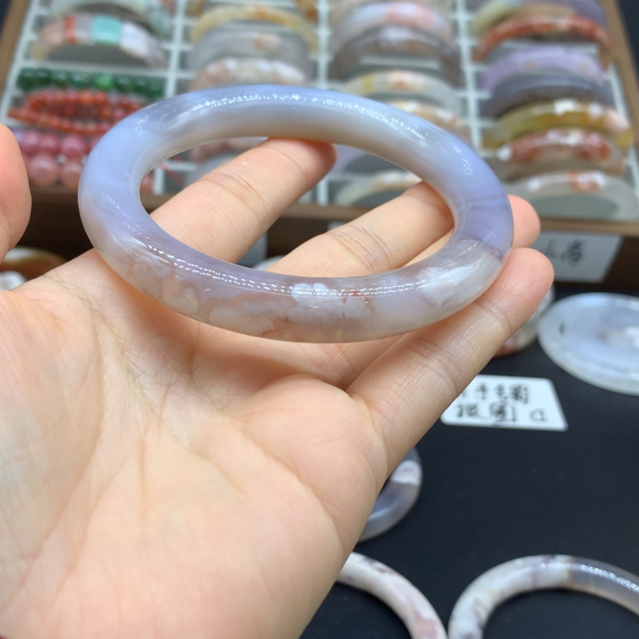 【闪购商品】玛瑙/玉髓手镯未镶嵌流*