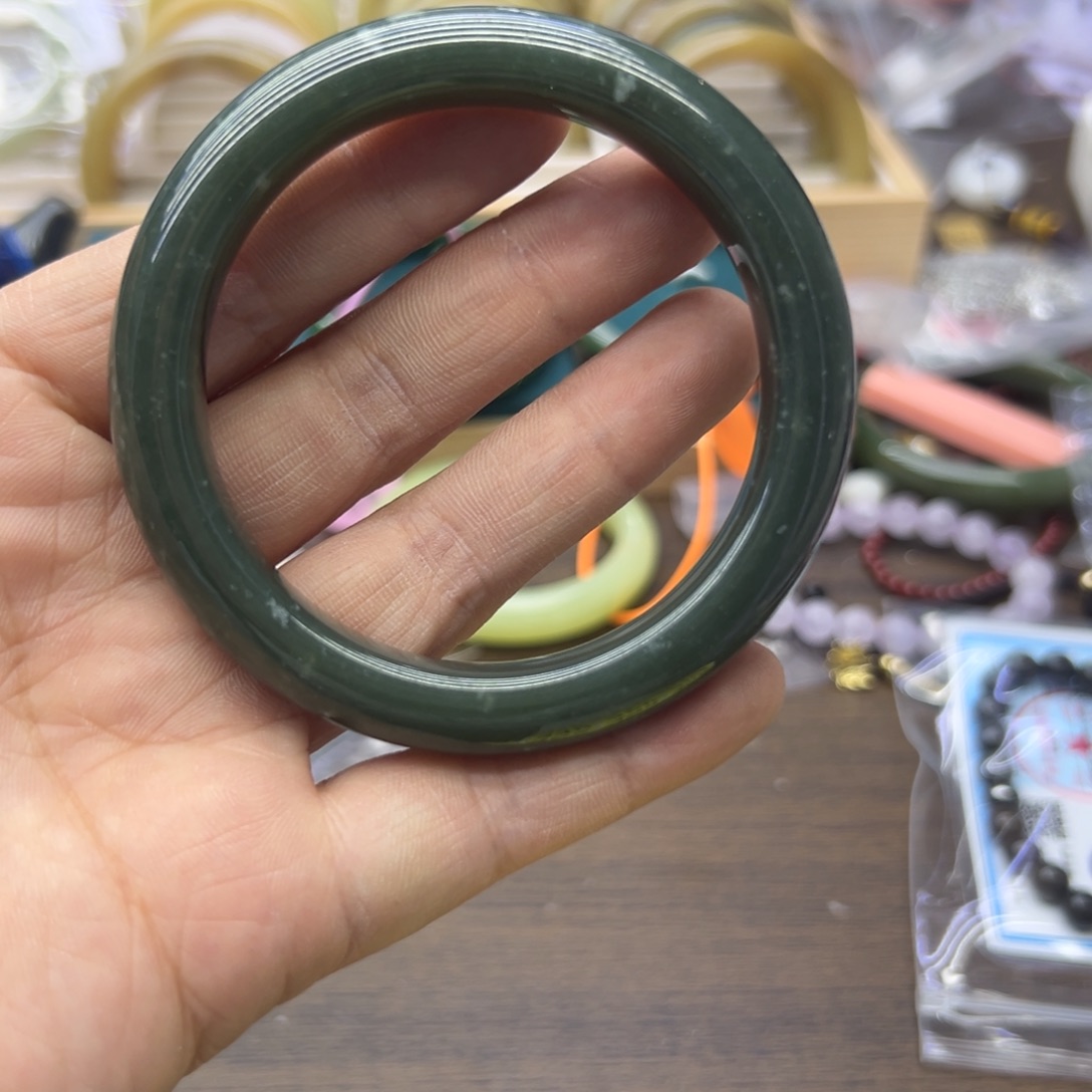 和田玉未镶嵌手镯58.1圈围334