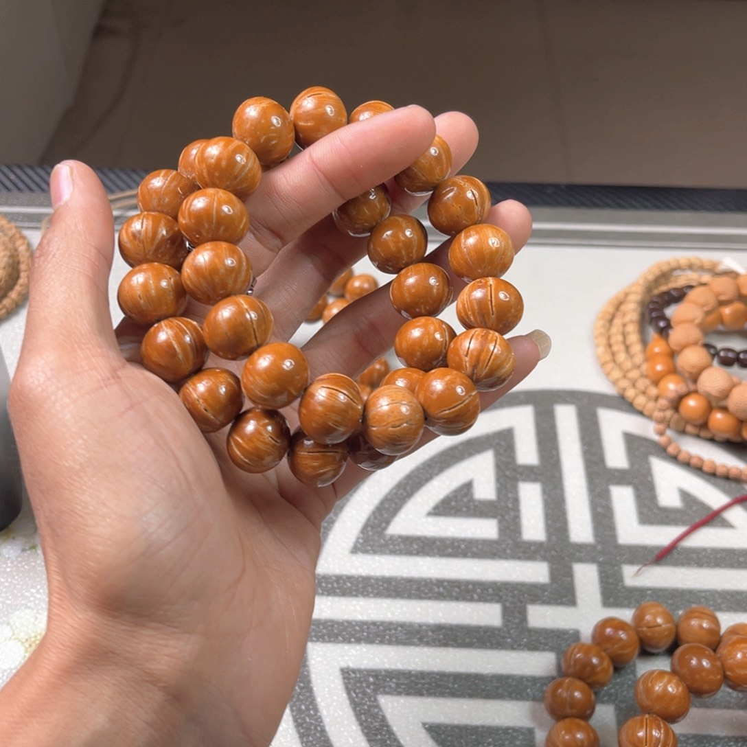 桃核手串//////////////1
