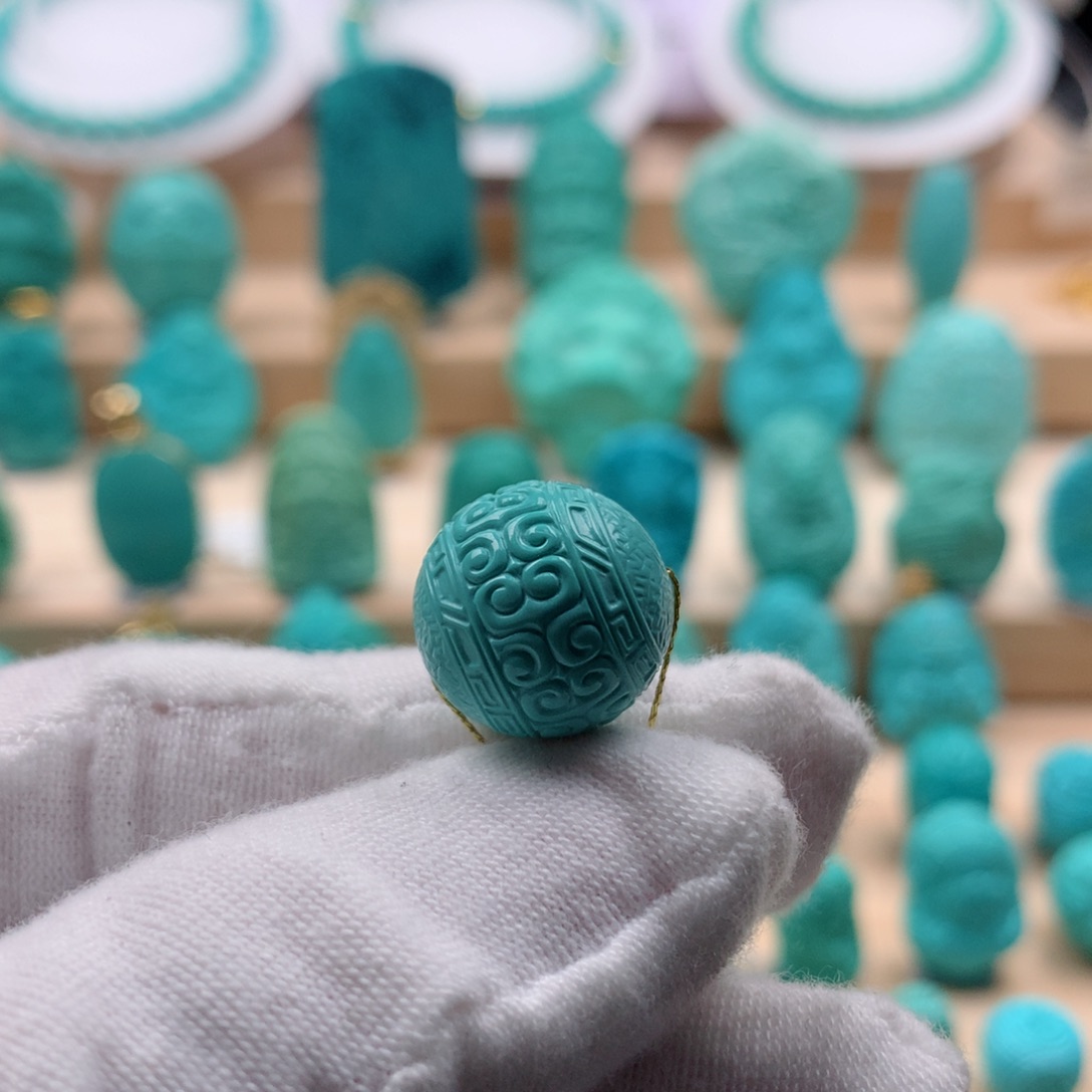 绿松石配饰未镶嵌