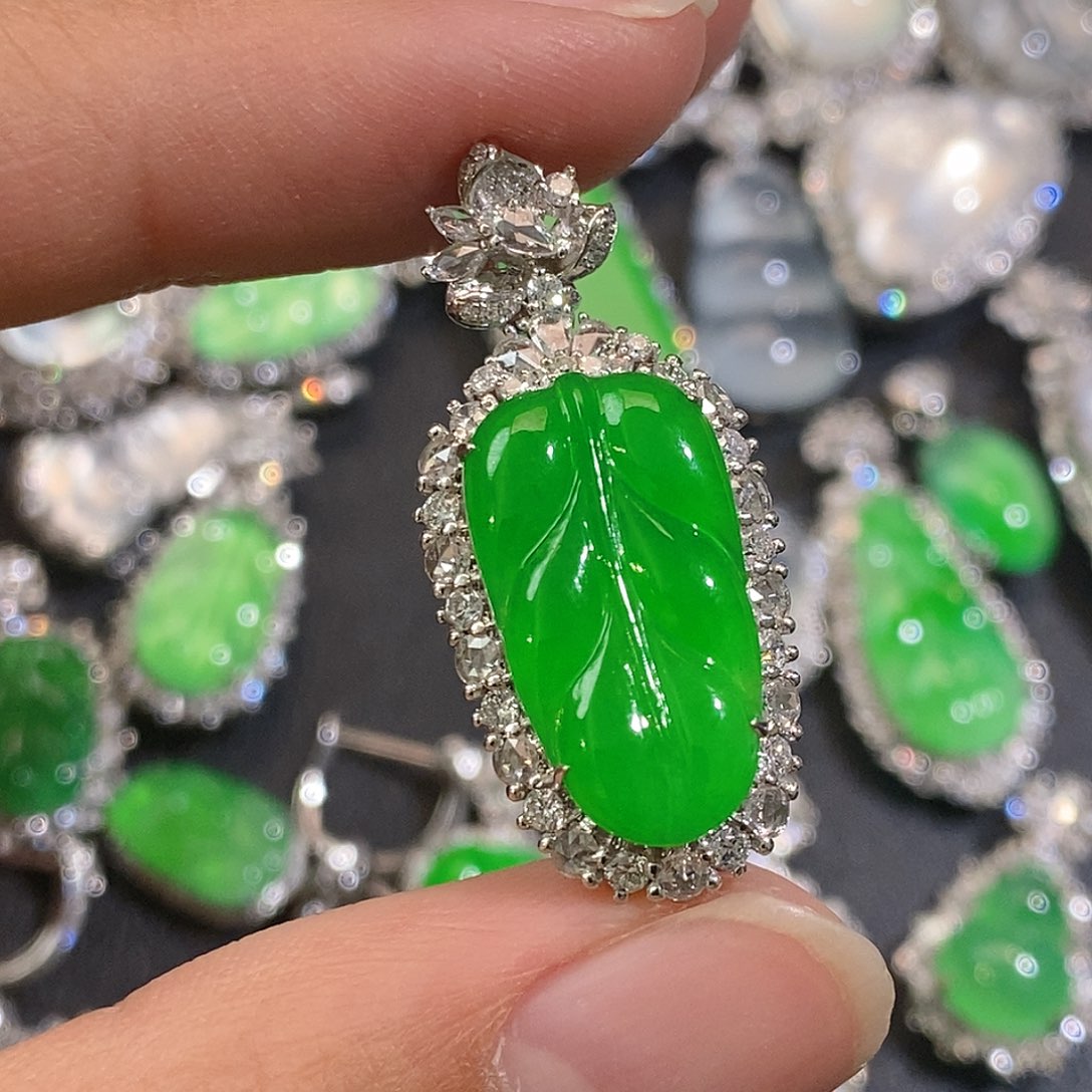 翡翠颈饰18K金镶嵌天然缅甸A货翡翠