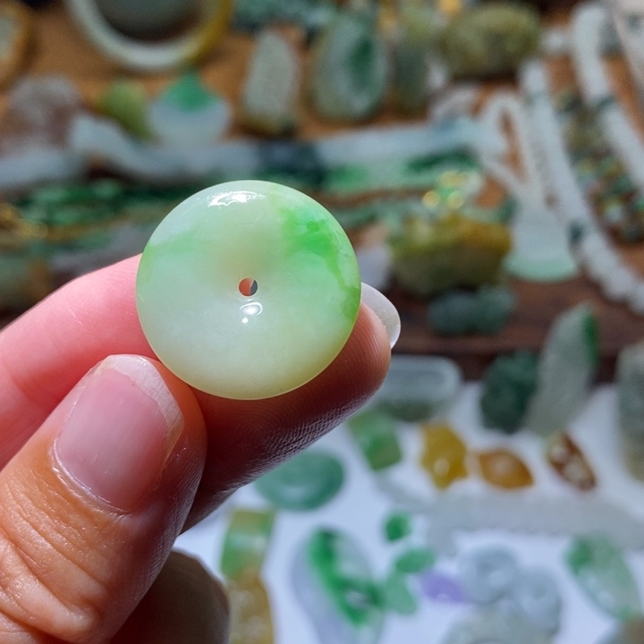 定制翡翠未镶嵌毛货