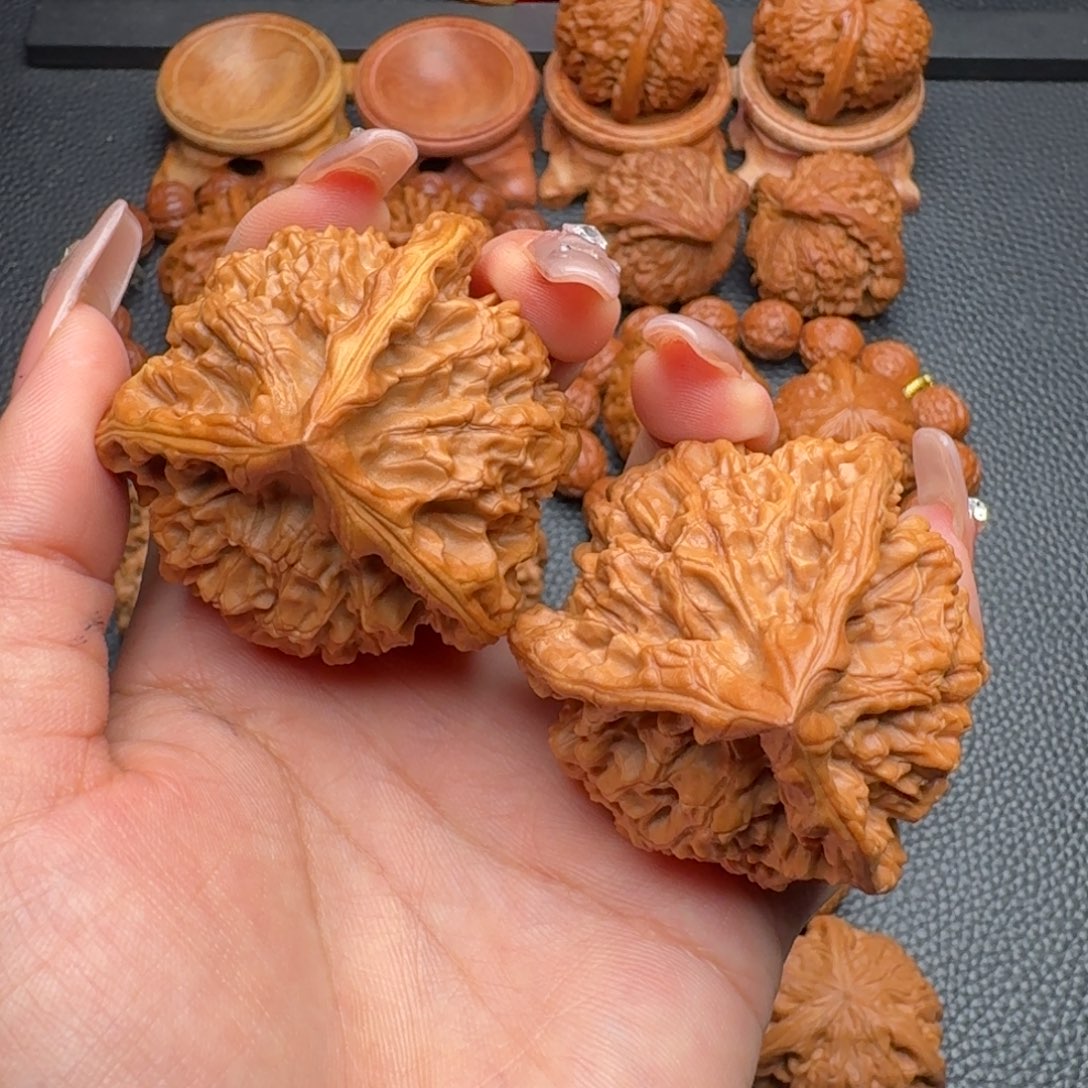 文玩核桃吊坠官帽三棱正奔，精品配对